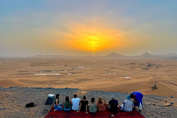 Ein Blick für die Götter, die Sonne geht auf hinterm Hotel Riad Belvedere